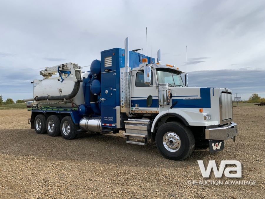 2015 WESTERN STAR 4900SA TRIDRIVE HYDRO VAC TRUCK