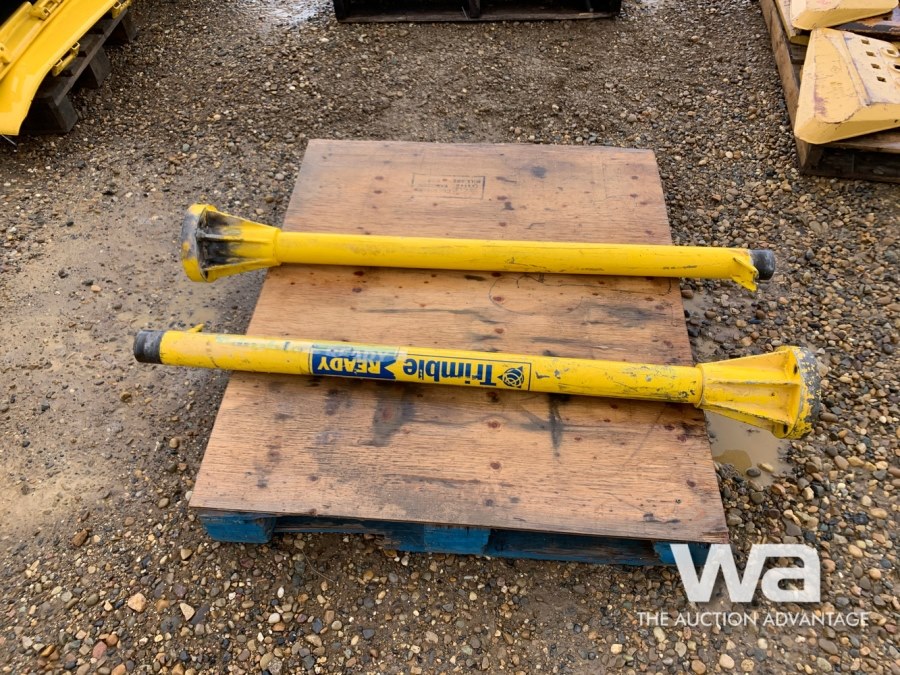(2) TRIMBLE DOZER BLADE GPS MASTS