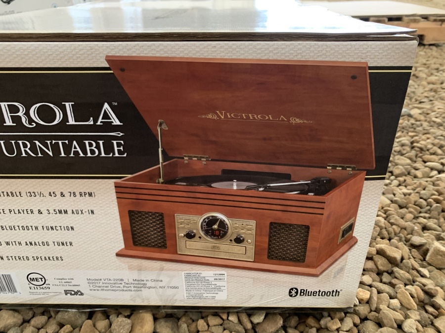 VICTORIA TURNTABLE