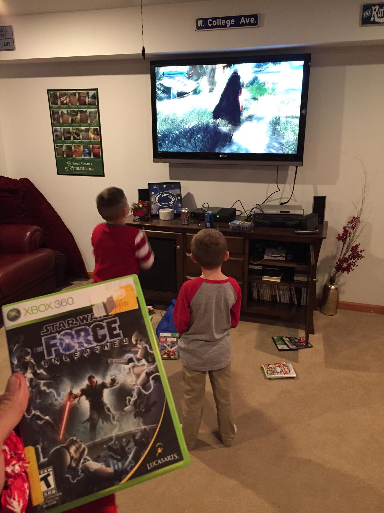 i also play games standing up r/Gamingcirclejerk