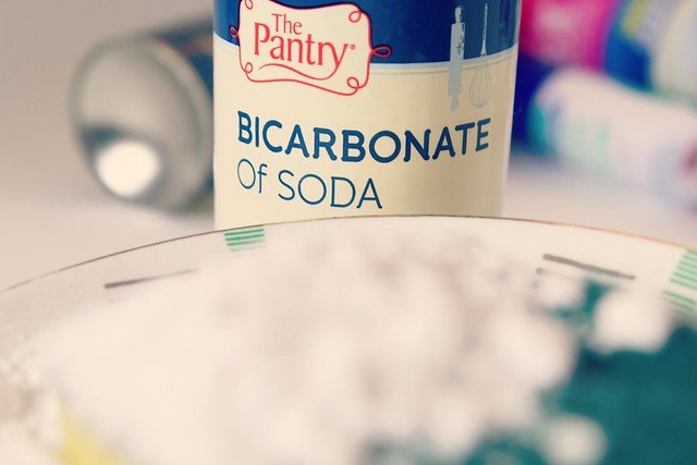 CLEANING WITH BICARBONATE OF SODA Athriftymrs