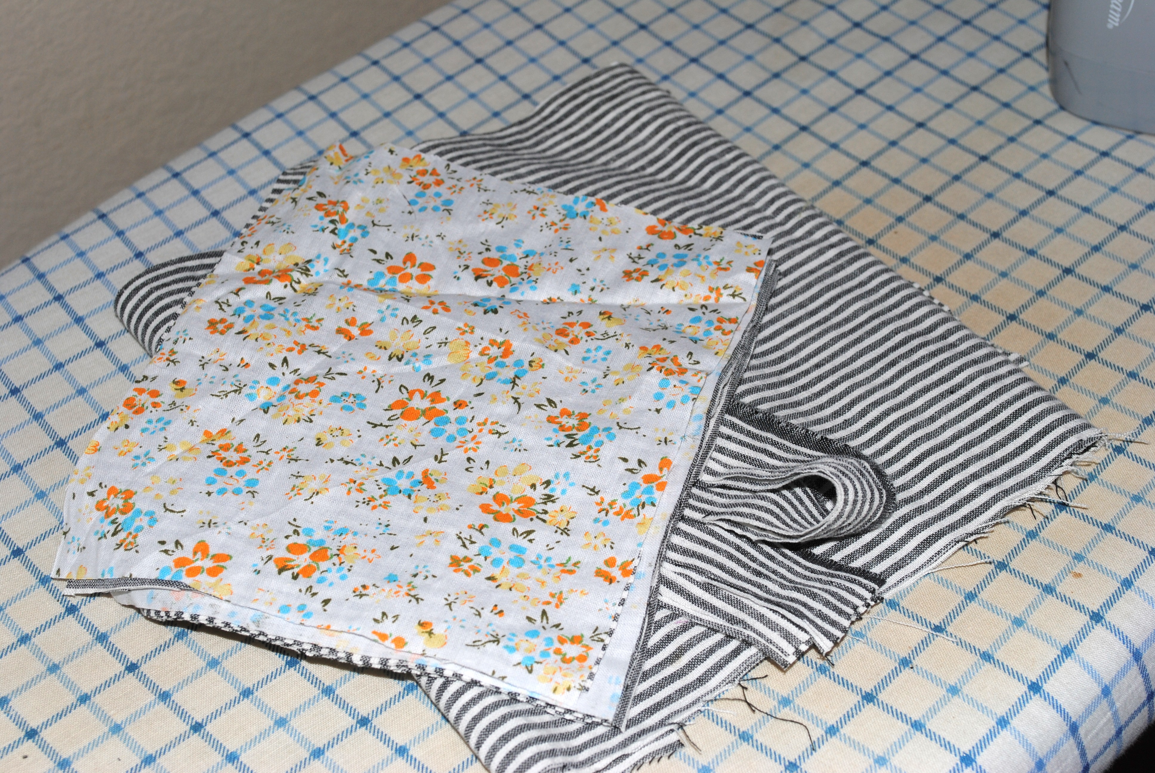 Tissue Pouch Tutorial part of the Gifts under 5 / 15 minutes series