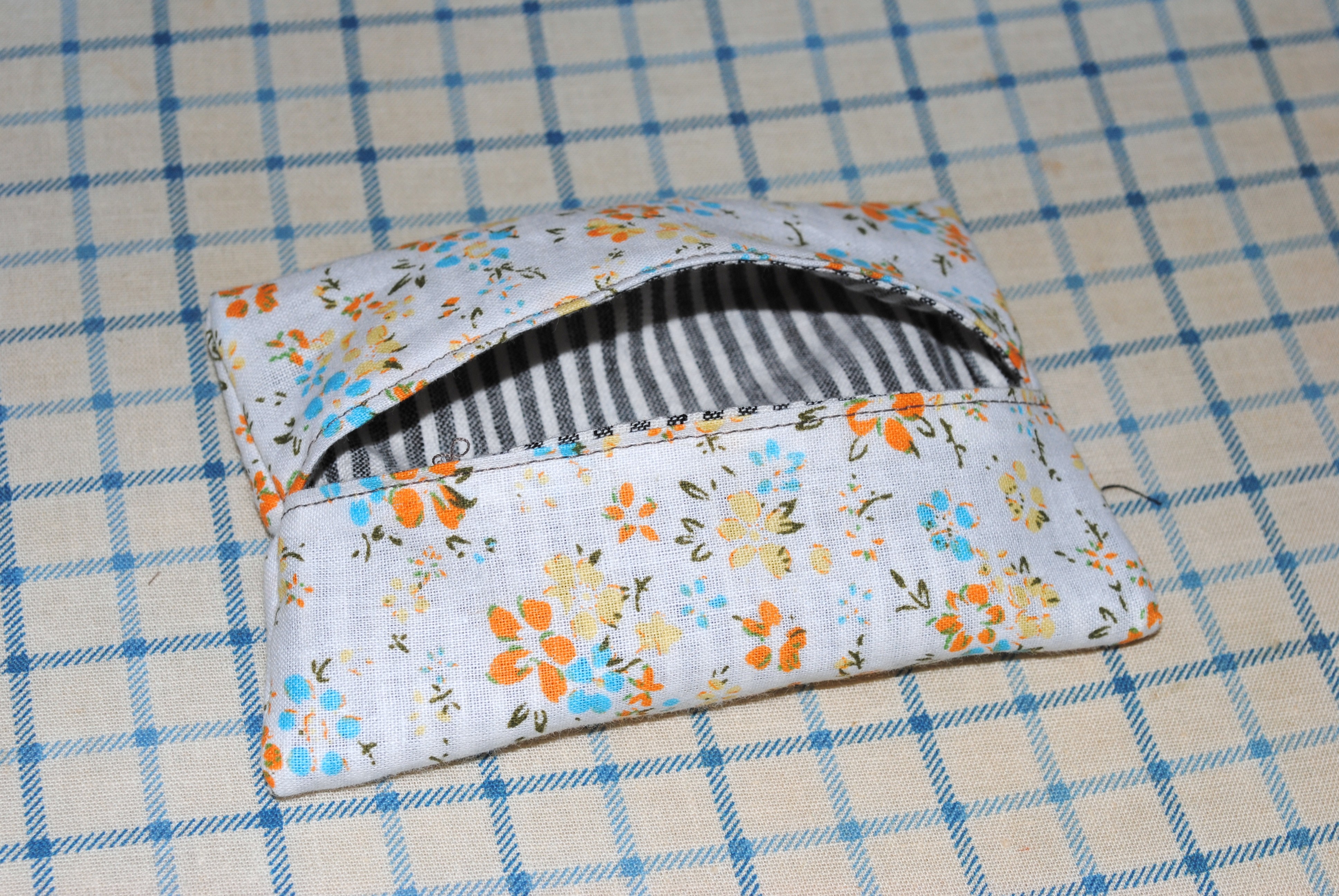 Tissue Pouch Tutorial part of the Gifts under 5 / 15 minutes series