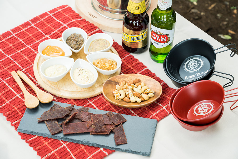 キャンプに なテングビーフステーキジャーキーがもっと美味しくなる、6つのディップアレンジ。