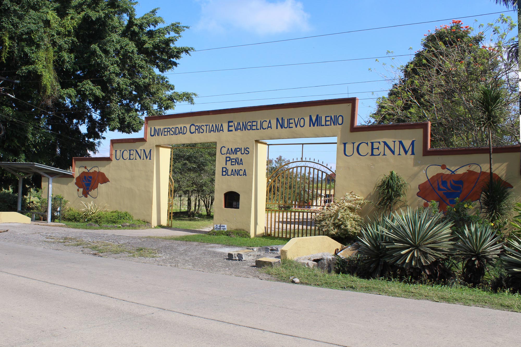 CAMPUS PEÑA BLANCA UCENM