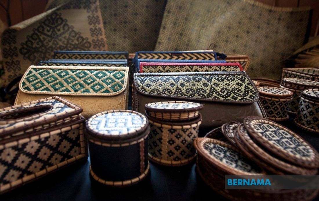 Logo Kraftangan Malaysia / Malaysia Truly Asia The