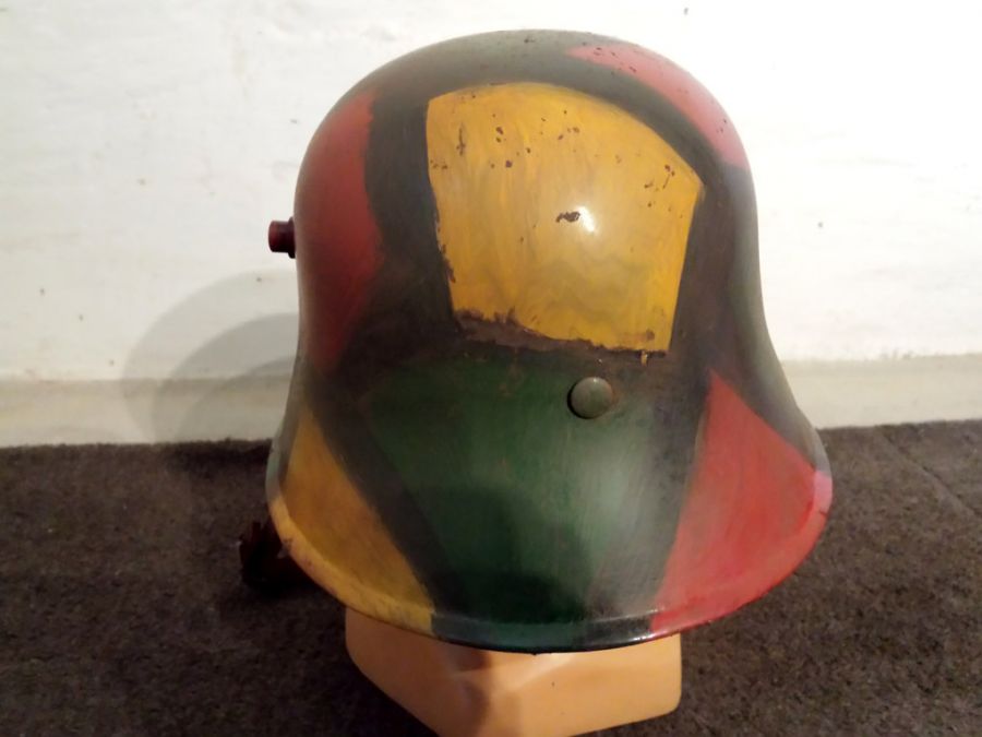 M18 STAHLHELM www.helmfabrik.eu