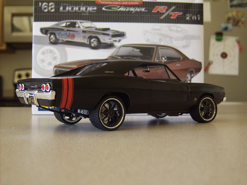 1968 Dodge Charger 2'n1 -- Plastic Model Car Kit -- 1/25 Scale