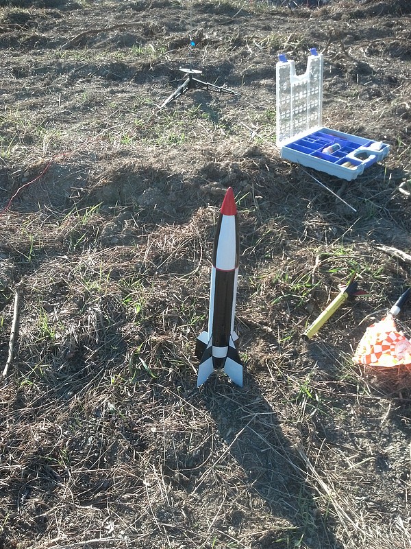 Gallery Pictures Estes V2 Model Rocket Kit Skill Level 3 3228