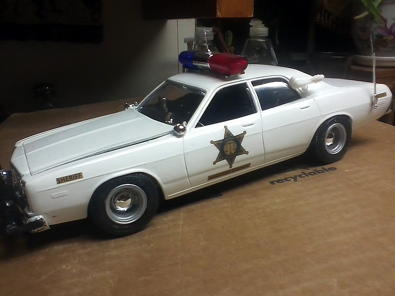 Roscoe's Dodge Monaco Police Car Plastic Model Car Kit 1/25 Scale