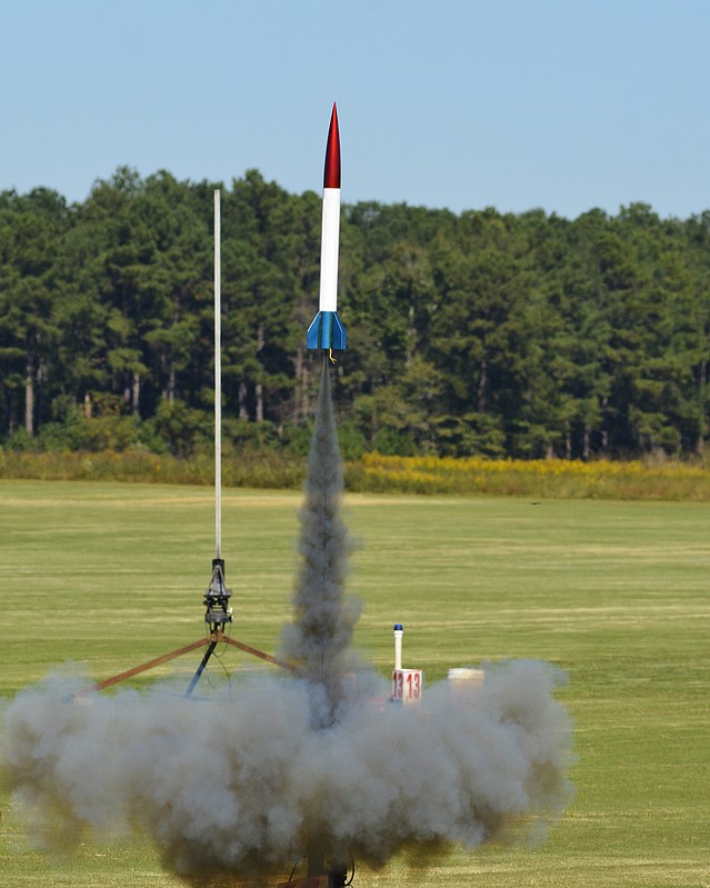 Gallery Pictures Aerotech Wart Hog Kit Mid Power Model Rocket Kit 89018