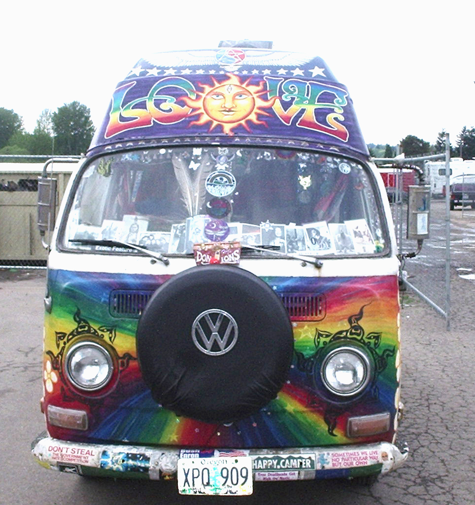 Really Bright and Colorful Psychedelic Volkswagen Van – Web420
