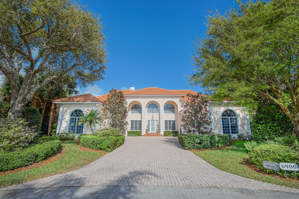 Luxury listing of the day Stunning 6bedroom in Loblolly Pines