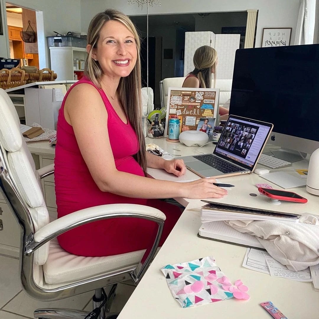 How to Throw a Zoom Baby Shower + Ideas to Make it Special