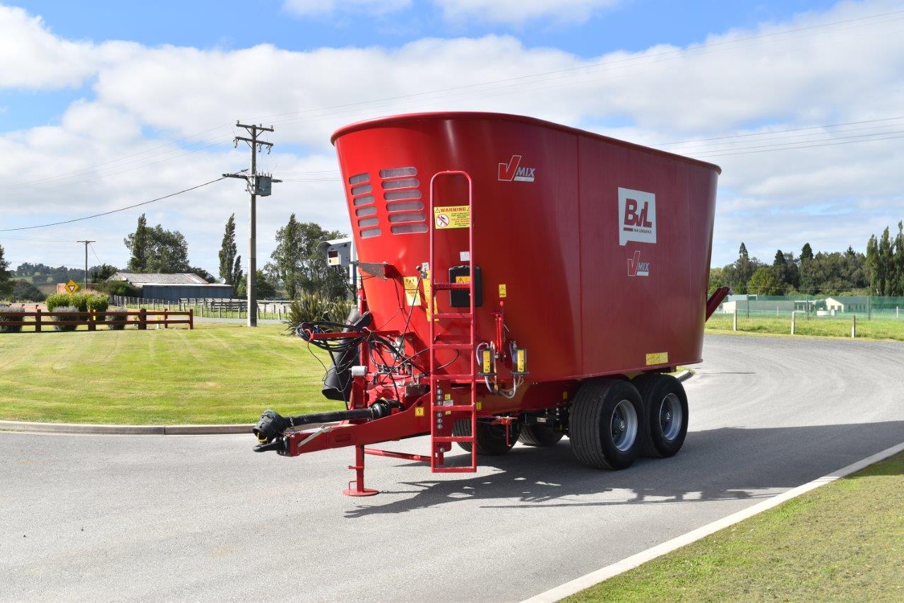 BvL Vmix 24H 2S Mixer Wagon bline