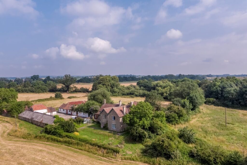SOLD Lower Sands Farm, Low Lane, Calne, Wiltshire, SN11 8TR Offer
