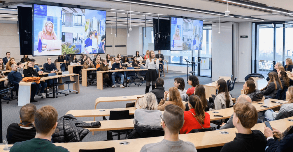 Top 10 Best Business Schools In The World For 2023