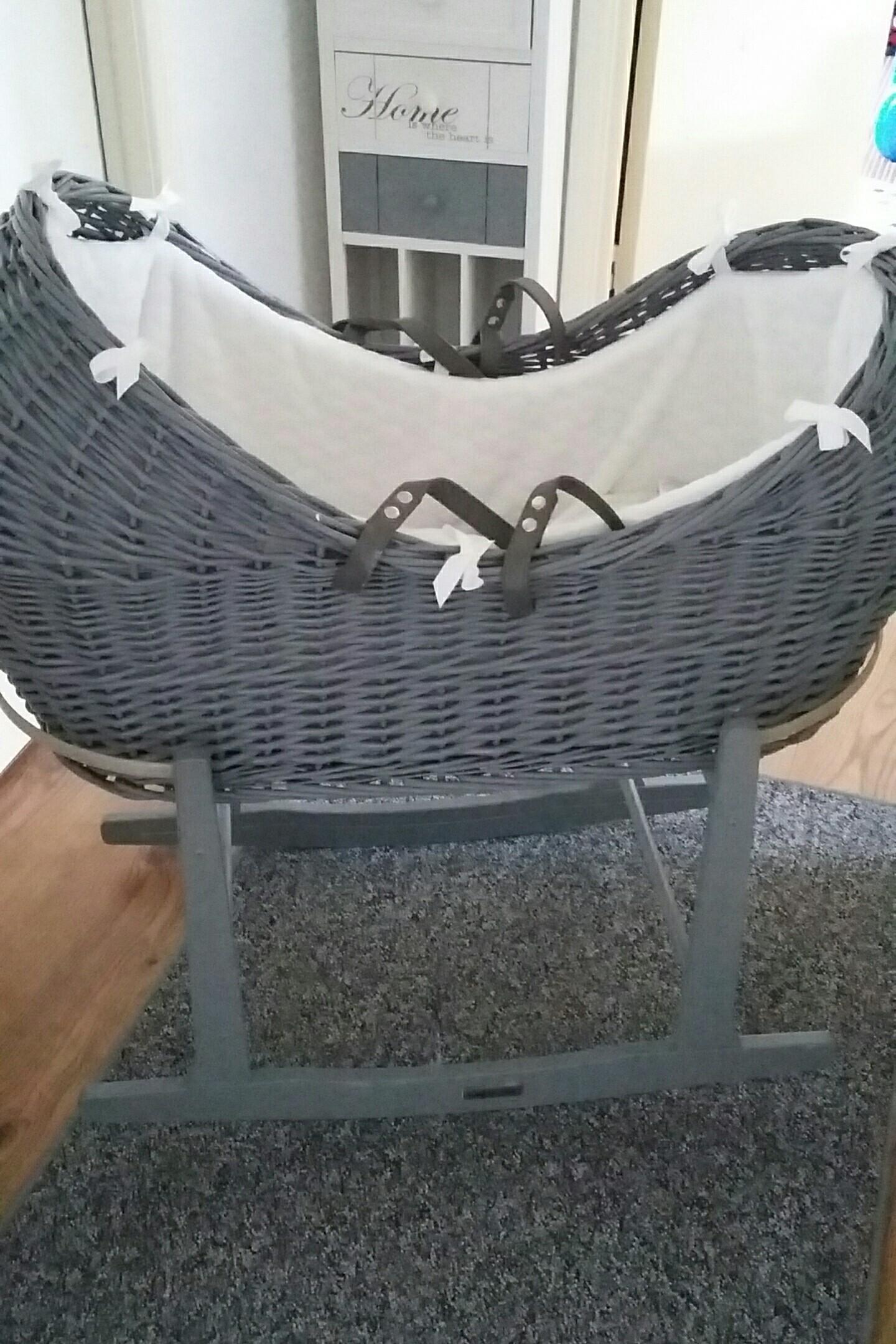 Noah Pod Moses Basket With Rocking Stand in S44 Glapwell for £35.00 for sale Shpock