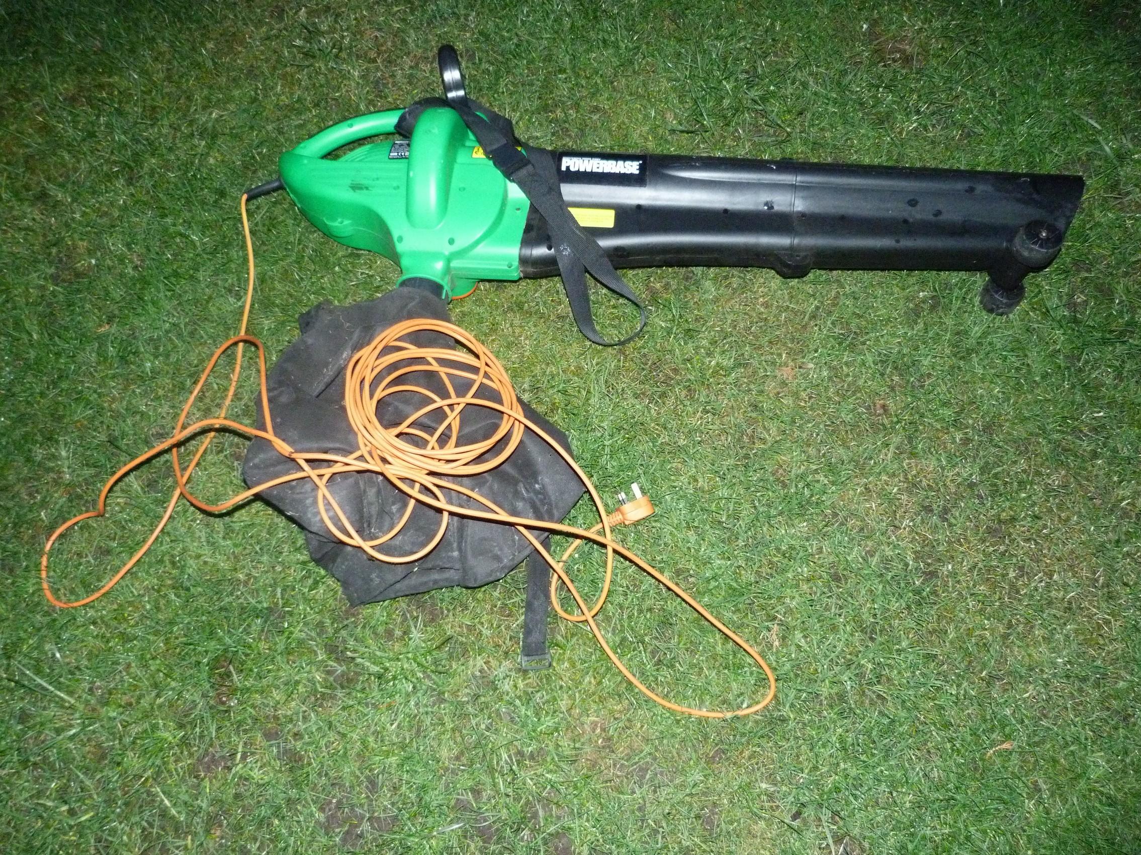 Powerbase Homebase Leaf Blower Vacuum Mulche in Hyndburn for £17.00 for