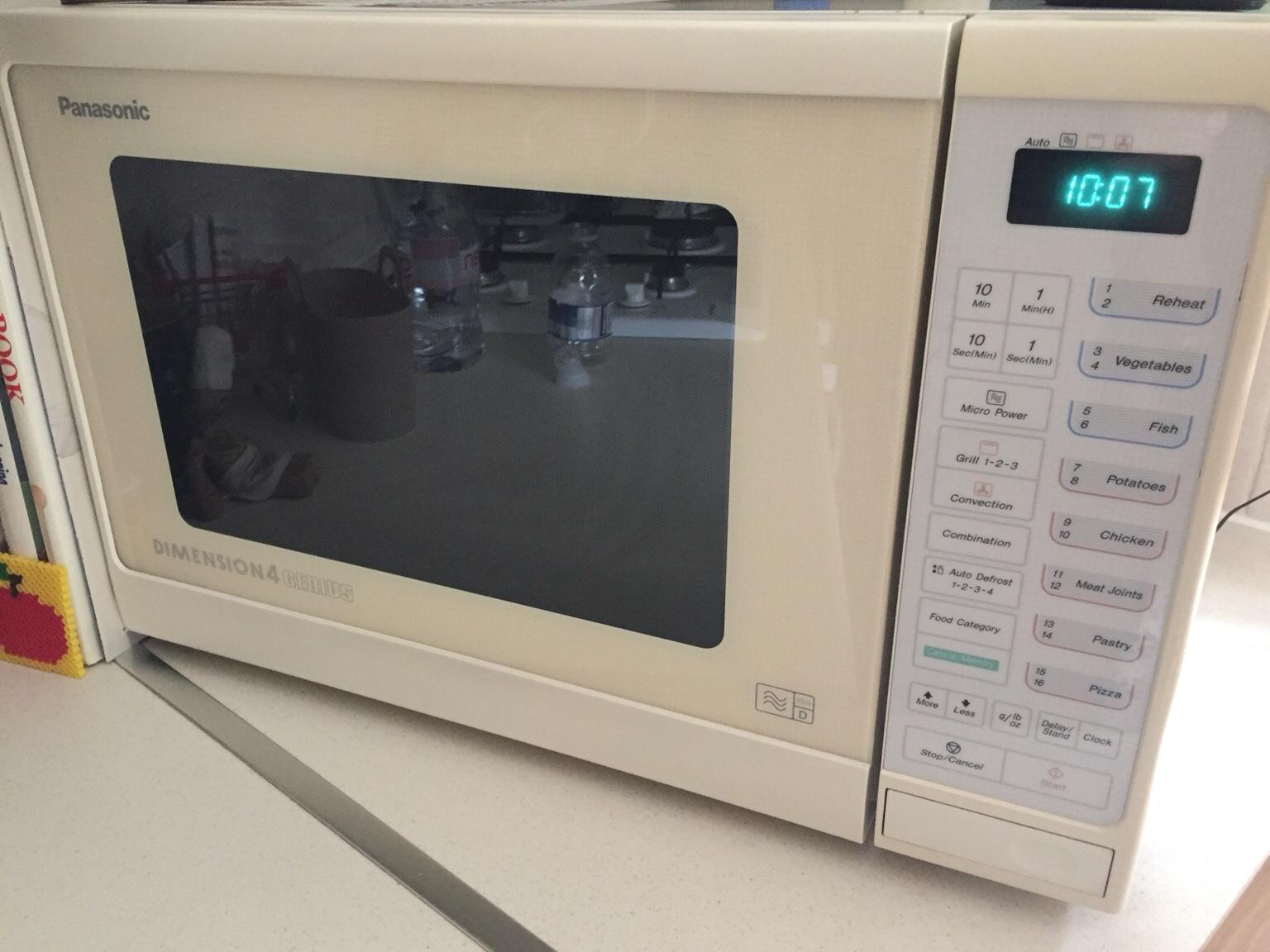 Microwave Panasonic Dimension 4 Genius in CV31 Warwick for £20.00 for