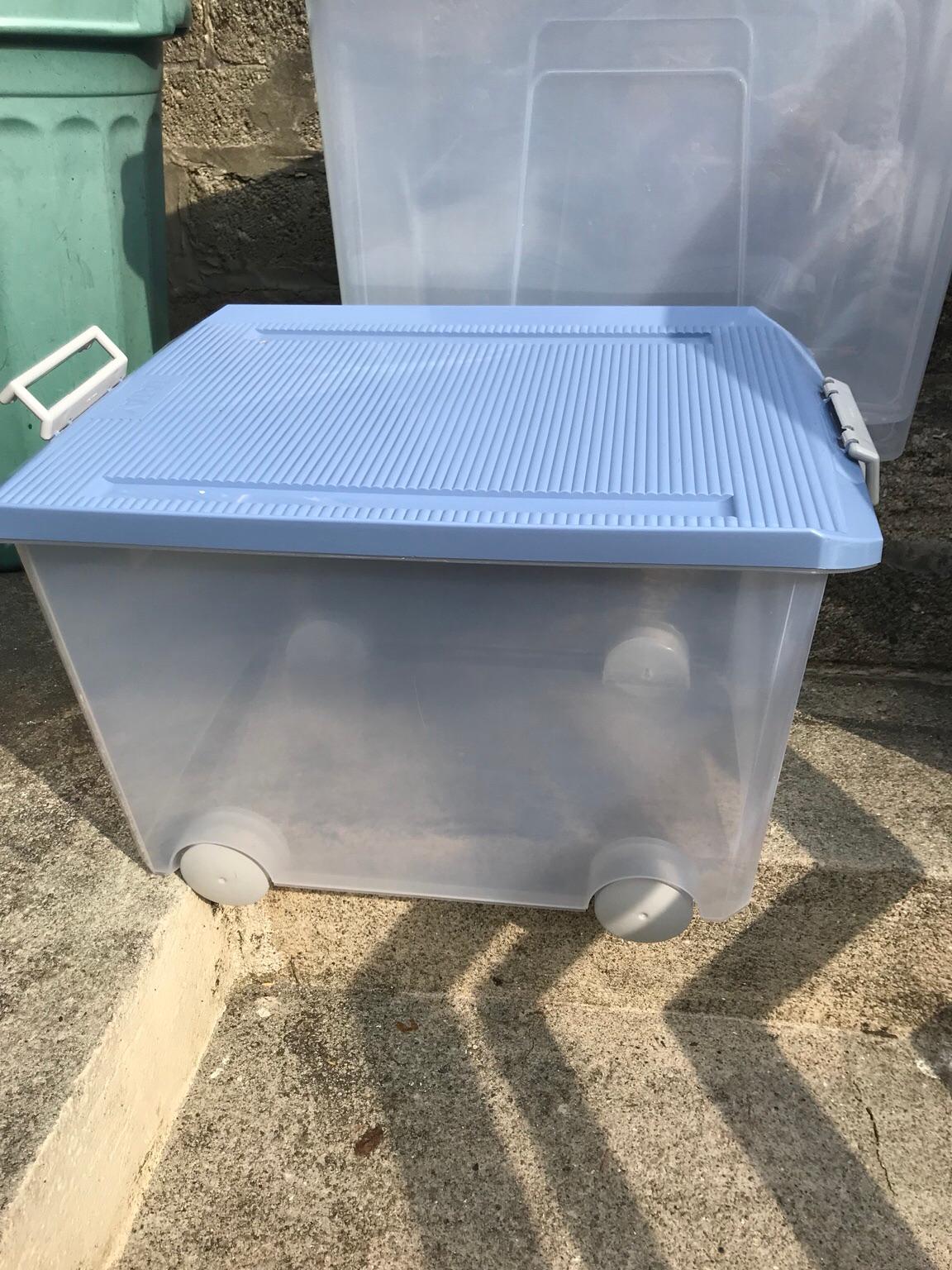 Large plastic tub on wheels in PL24 Blazey for £5.00 for sale Shpock