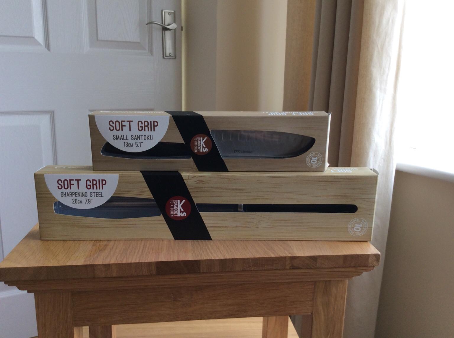 sharpening steel/Santoku knife in WF15 Kirklees für 15,00