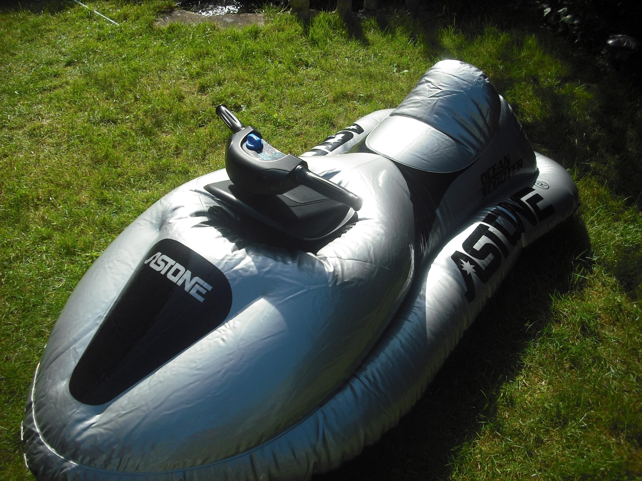 Ocean Scooter FX Inflatable Jet Ski in TW10 Thames für £ 70,00 zum
