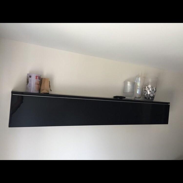 Ikea BESTA BURS Wall Shelf/TV Unit in RM20 Stifford für £ 30,00 zum