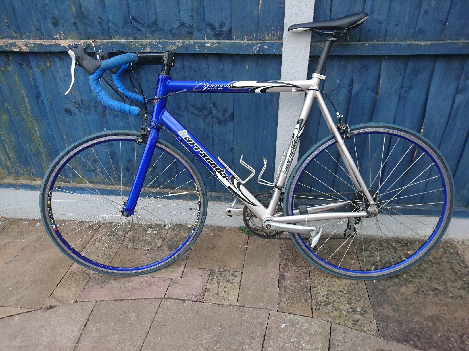 LARGE BARRACUDA AZZURRI ROAD BIKE. ALUMINIUM in WV14 Sandwell für 100