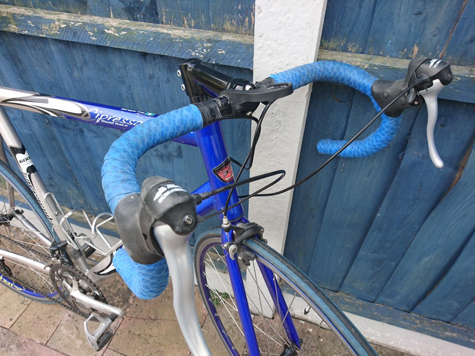 LARGE BARRACUDA AZZURRI ROAD BIKE. ALUMINIUM in WV14 Sandwell für 100