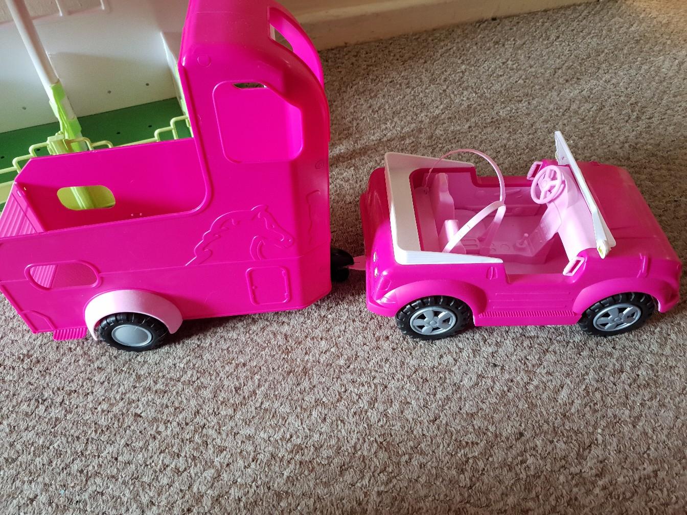 Stable jeep horse box Barbie toy in B78 Warwickshire für 10,00 £ zum