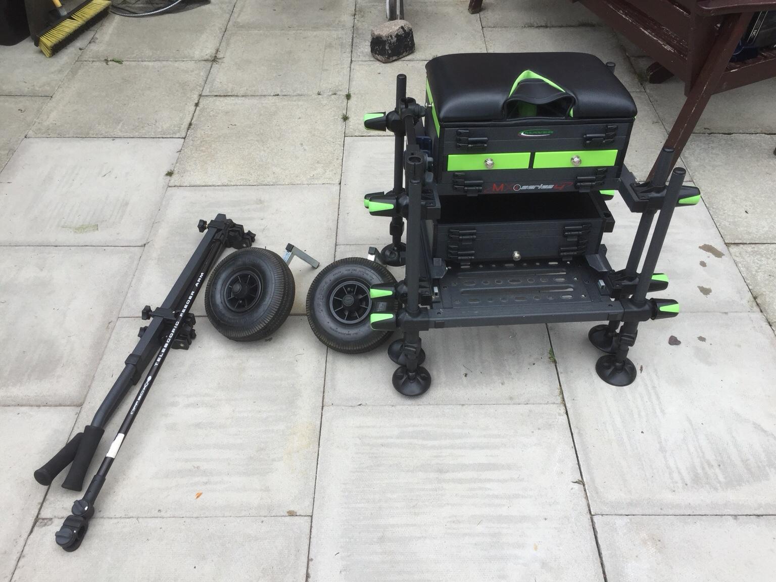Maver MXi series 4 seat box and attachments in CH5 Hawarden für £ 350