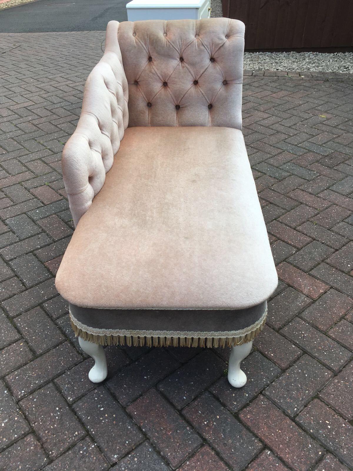 Vintage Blush Pink Velvet Chaise Lounge in DE12 Leicestershire for £60.