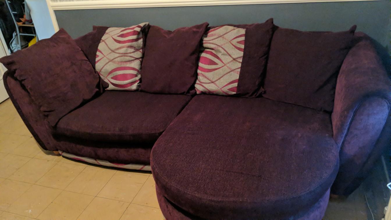 plum sofa. in HP14 für £ 50,00 zum Verkauf Shpock AT