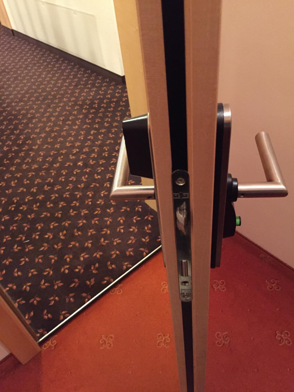 Salto Keycard Schließsystem Türschloss in 6533 Fiss for €600.00 for