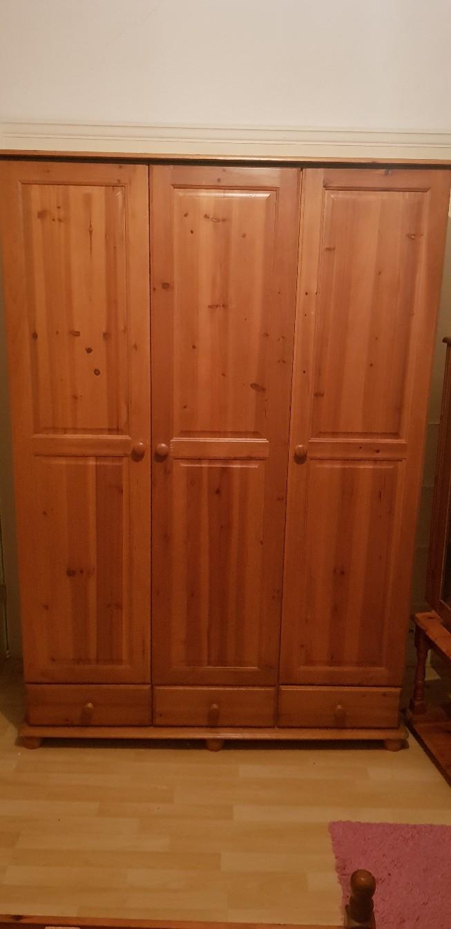 3 door pine wardrobe in L22 Sefton for £25.00 for sale Shpock