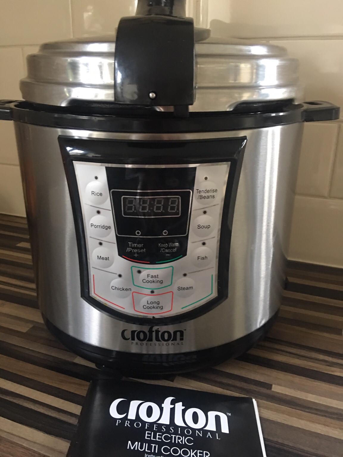 Crofton electric multi/cooker pressure steams in LS25 Leeds for £10.00