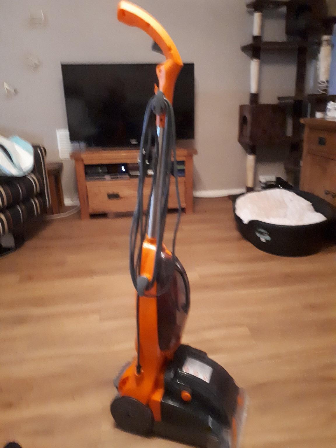Vax VRS5W Carpet cleaner. in RH1 Banstead für £ 30,00 zum Verkauf