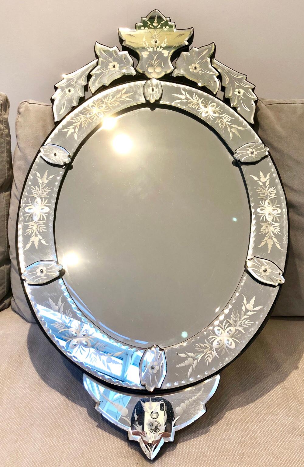 Stunning glass bevelled style mirror in SW1V London für £ 95