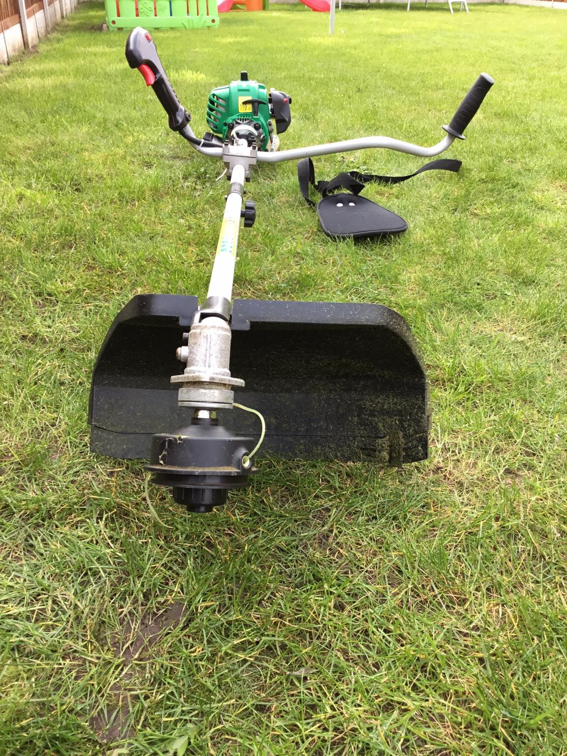 Qualcast petrol strimmer in WV14 Wolverhampton for £40.00 for sale Shpock