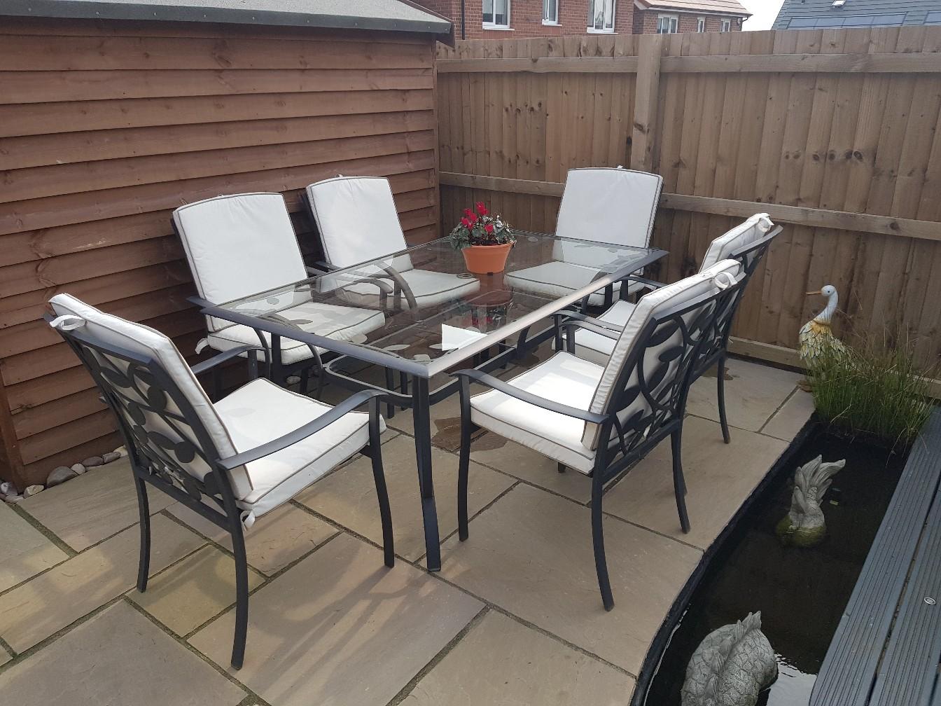 Homebase Lucca garden furniture set in NN15 Kettering für £ 200,00 zum