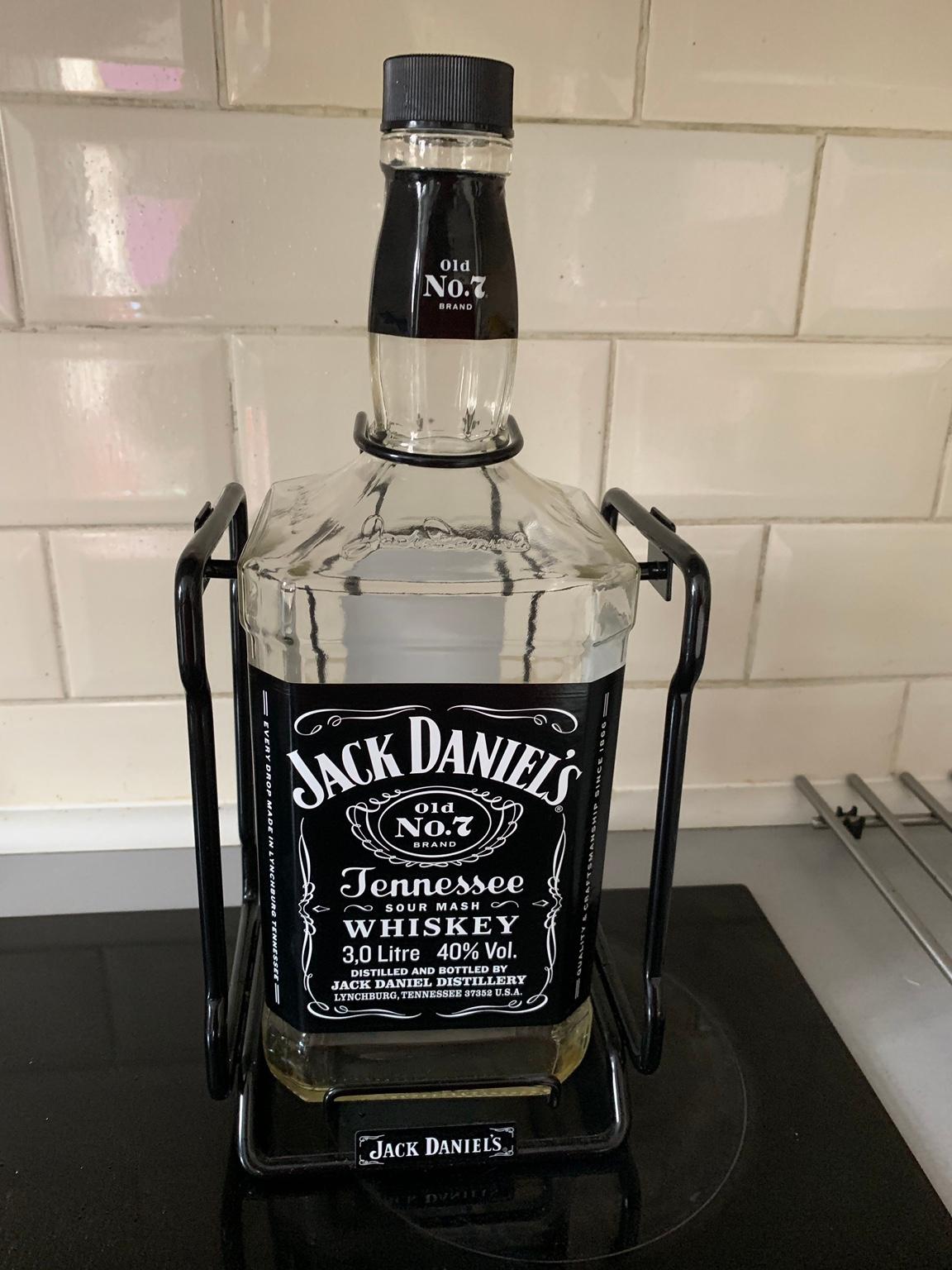 3 litre Jack Daniels bottle with cradle in L33 Knowsley für 23,00 £ zum