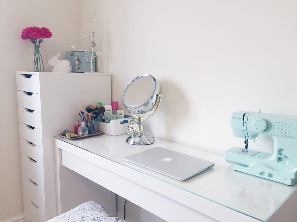 IKEA malm dressing table with glass top in London Borough of für