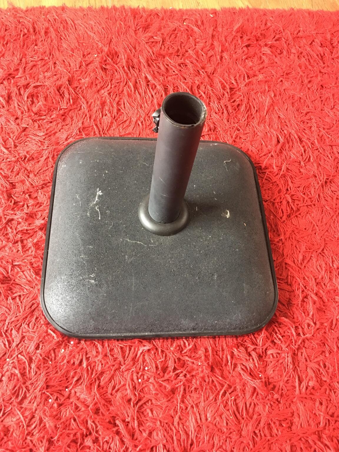 Castiron brolly base in B37 Solihull for £5.00 for sale Shpock
