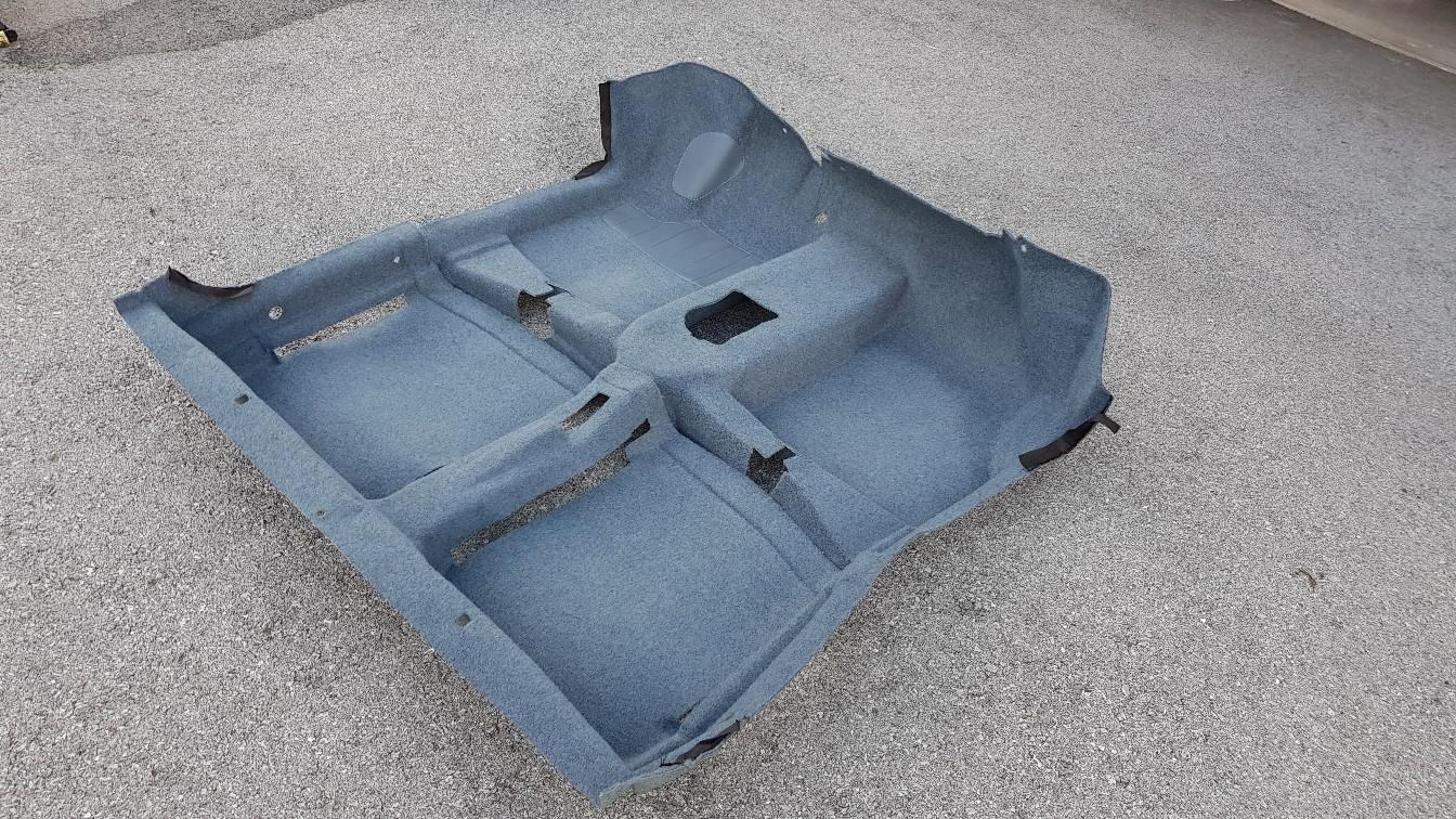 VW Golf 1 / Jetta 1 Teppich Blau NEU in 6723 Blons für € 249,00 zum