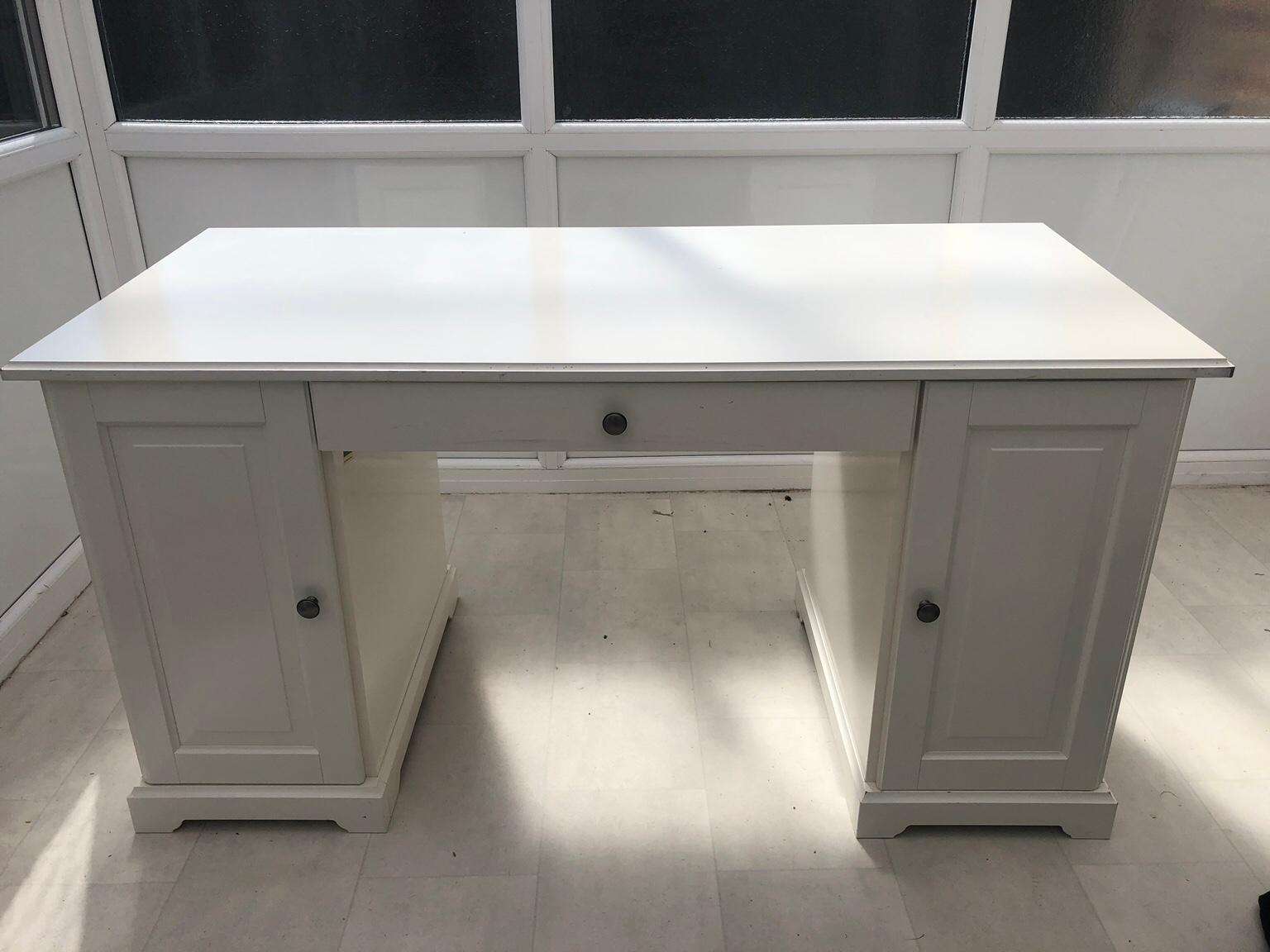 White Ikea Liatorp desk in LU5 Dunstable für £ 35,00 zum Verkauf