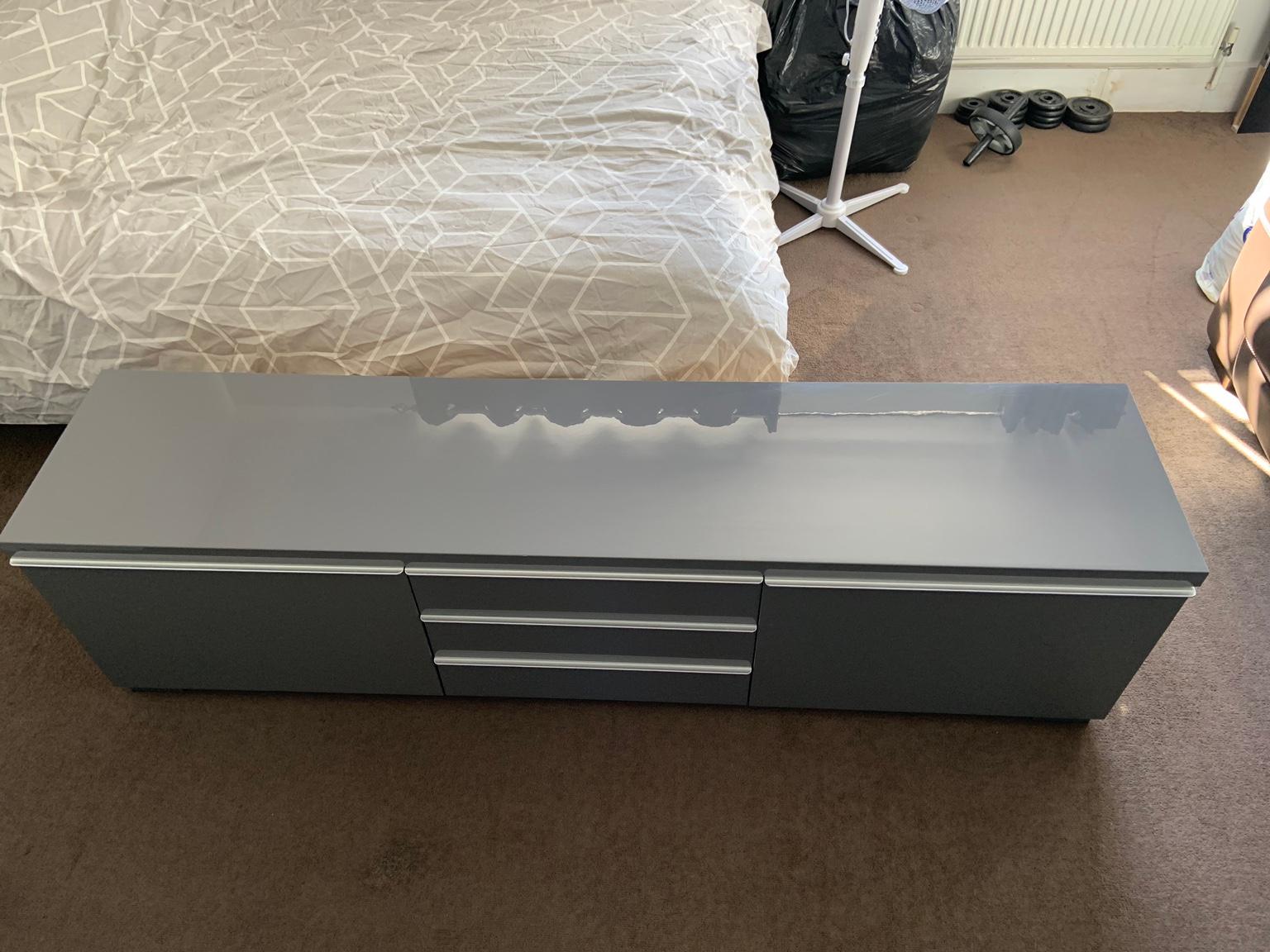 Ikea Besta Burs Tv Unit in grey gloss in N7 Islington for £80.00 for