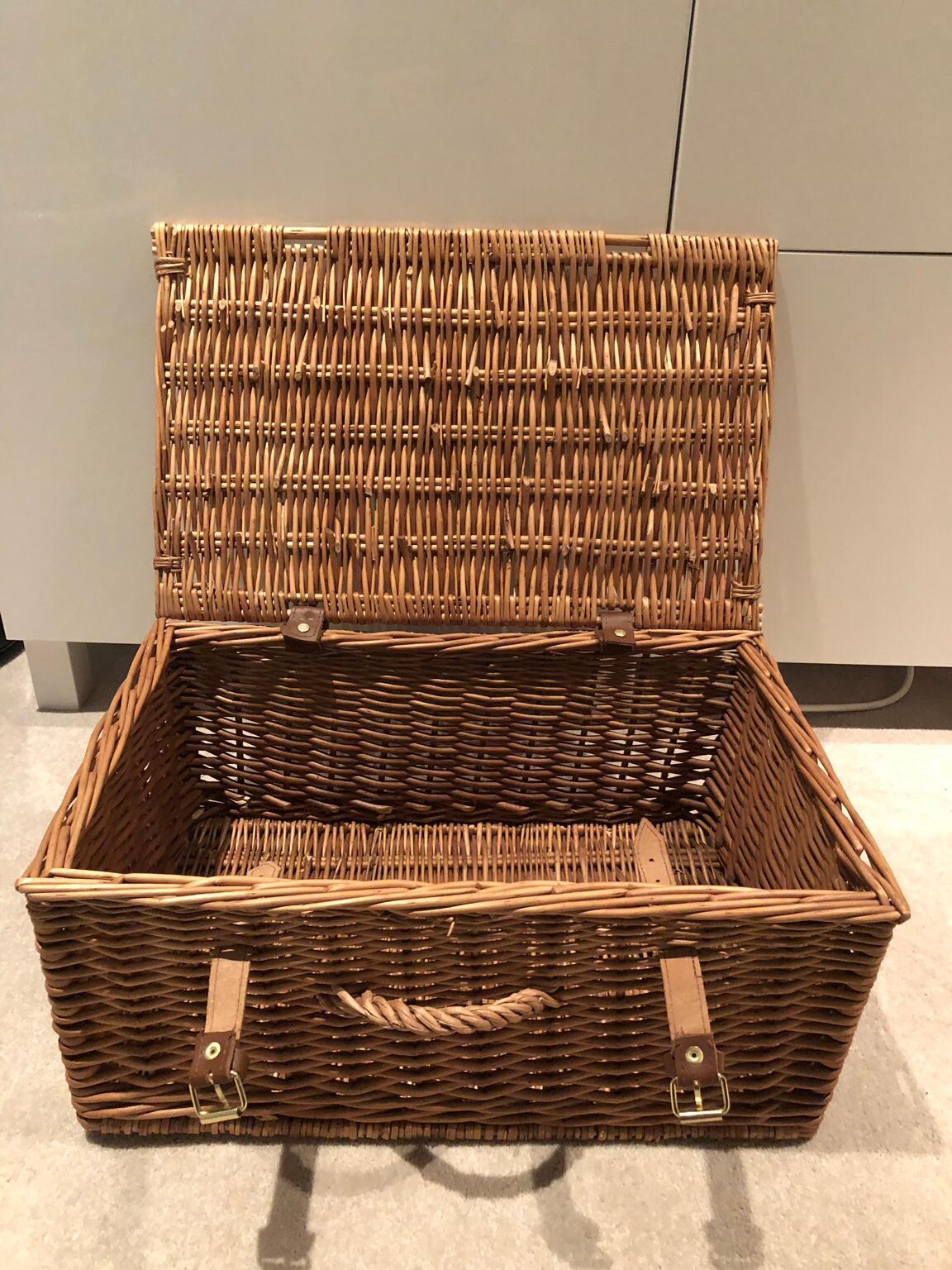 Fortnum & Mason wicker basket in SW12 London for £10.00 for sale Shpock