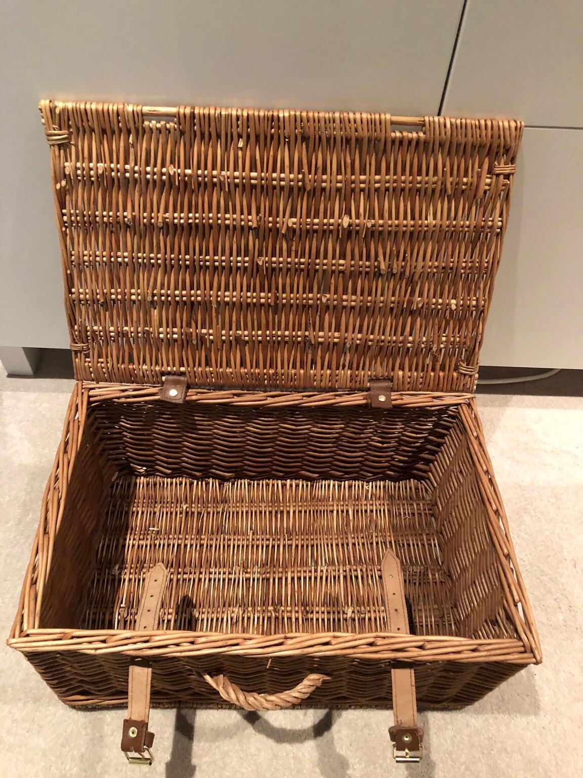 Fortnum & Mason wicker basket in SW12 London for £10.00 for sale Shpock