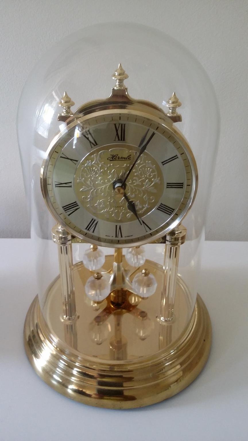 Hermle carriage mantel clock glass dome gold in DA6 London für 25,00